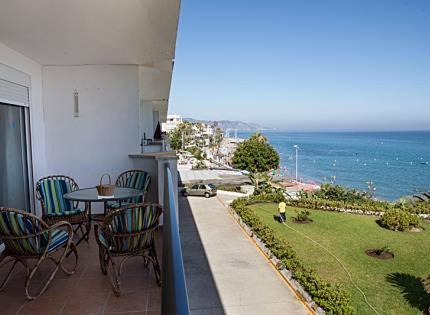Apartamento En Nerja. Primera Linea De Playa Εξωτερικό φωτογραφία